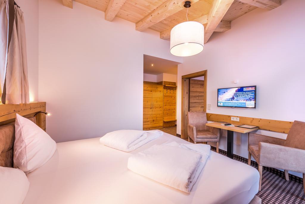 Pension Restaurant Dorfalm Leogang Kültér fotó